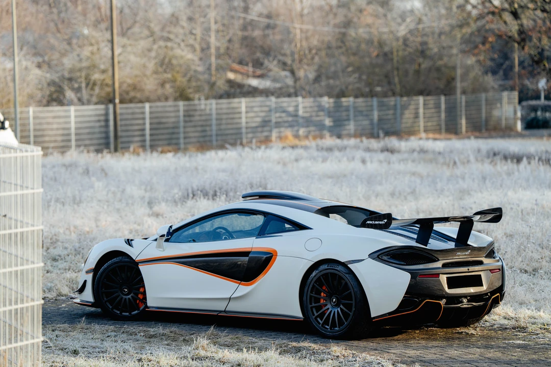 2021 McLaren 620R - Image 14 of 31