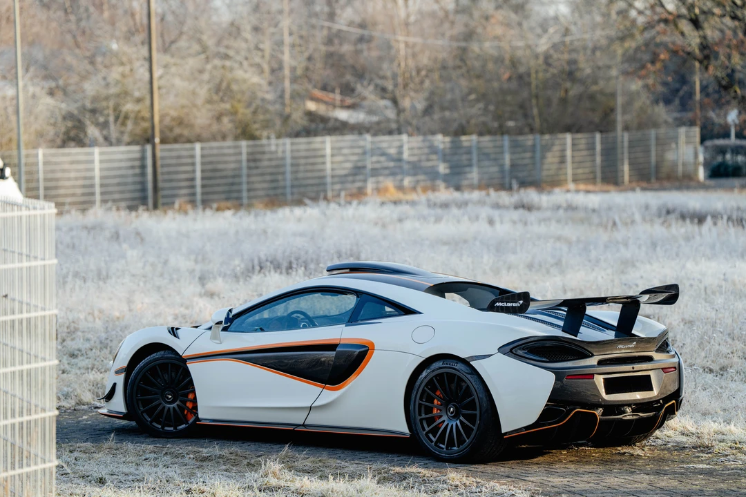 2021 McLaren 620R - Image 15 of 31