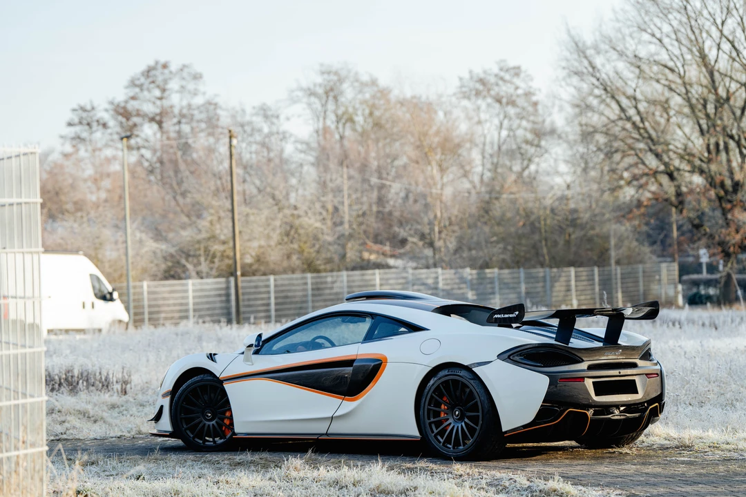 2021 McLaren 620R - Image 8 of 31