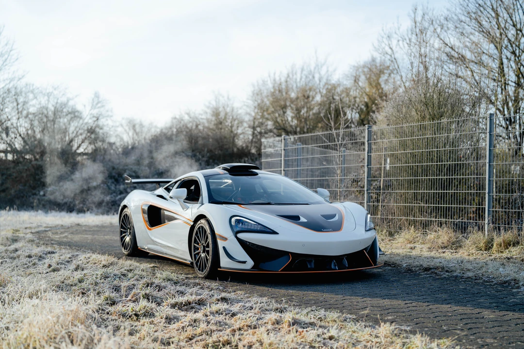 2021 McLaren 620R - Image 28 of 31