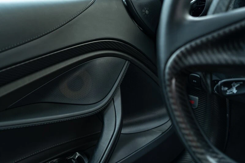2021 McLaren 720S Spider - Image 13 of 20