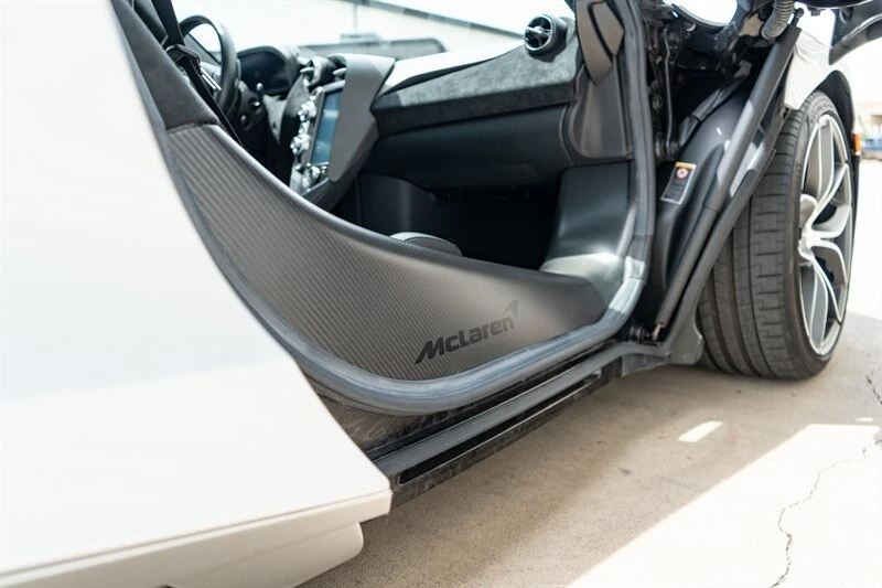 2021 McLaren 720S Spider - Image 14 of 20