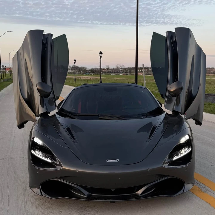 2021 McLaren 720S Spider - Image 8 of 18