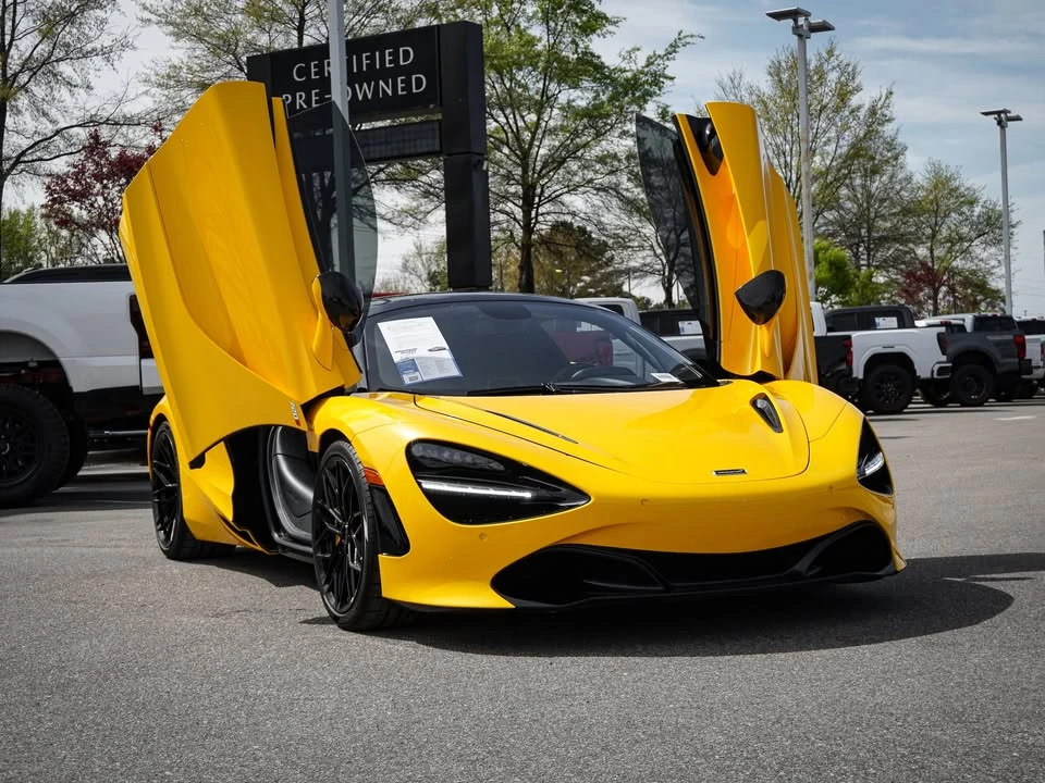 2021 McLaren 720S - Image 2 of 20