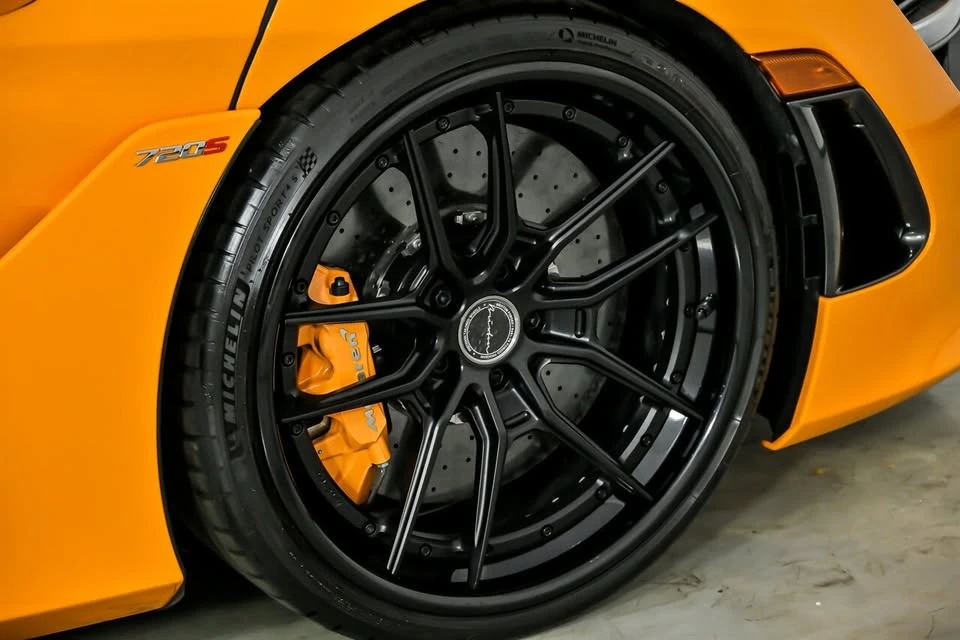 2021 McLaren 720S - Image 18 of 20