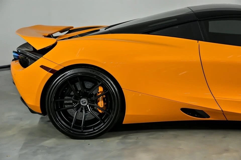 2021 McLaren 720S - Image 14 of 20