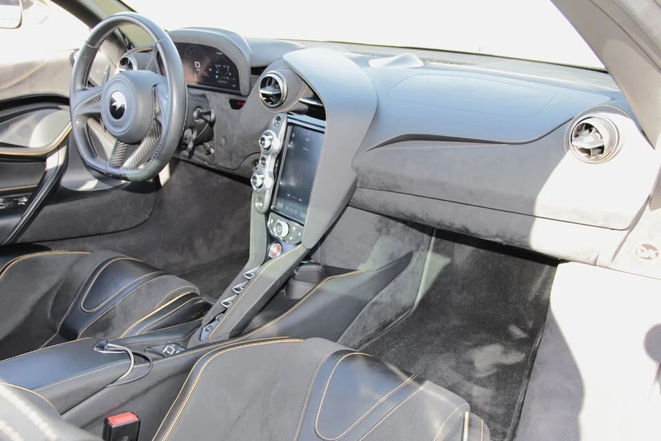 2021 McLaren 720S Spider - Image 11 of 20