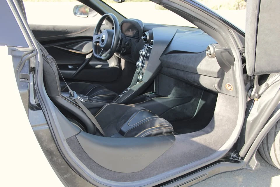 2021 McLaren 720S Spider - Image 15 of 20