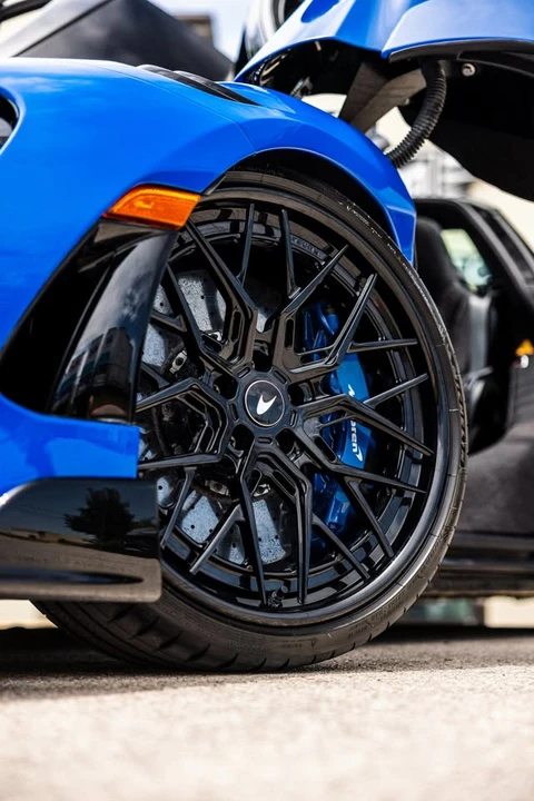 2021 McLaren 765LT - Image 10 of 18
