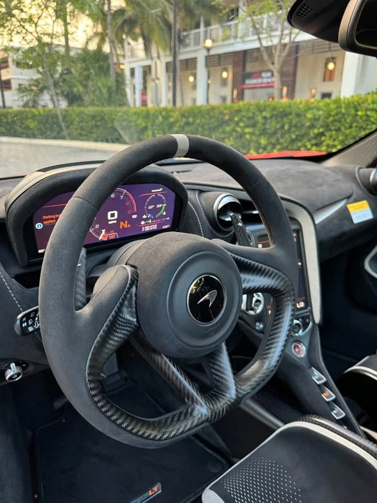 2021 McLaren 765LT - Image 10 of 11