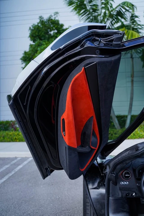 2021 McLaren 765LT - Image 4 of 15