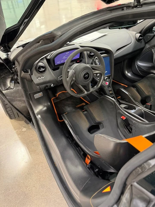 2021 McLaren 765LT - Image 14 of 20