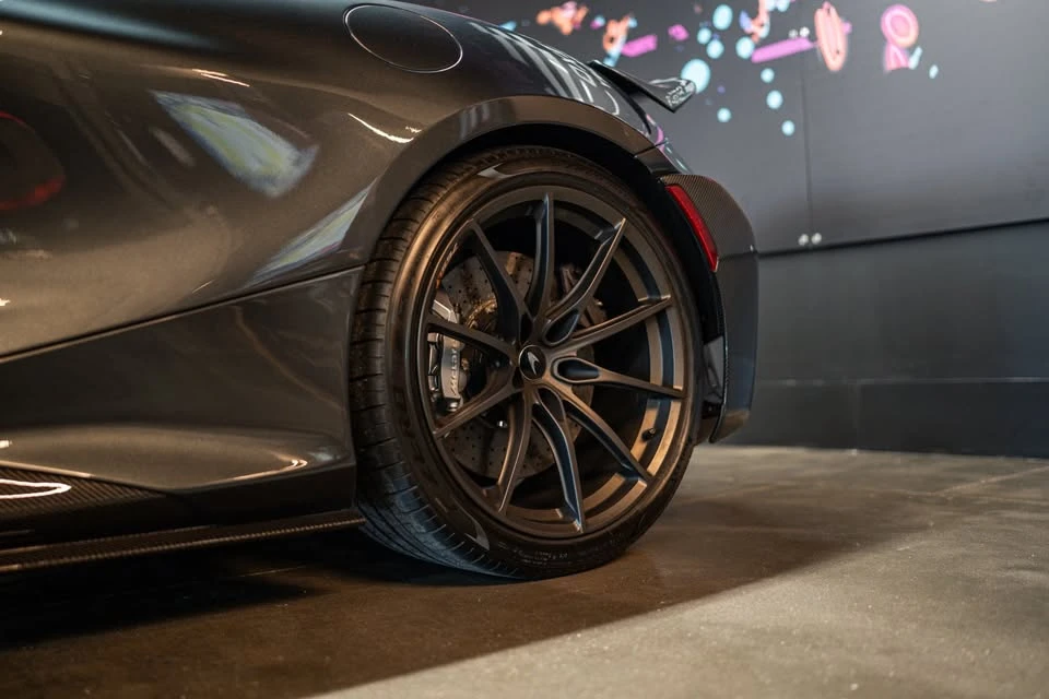 2021 McLaren 765LT - Image 18 of 20