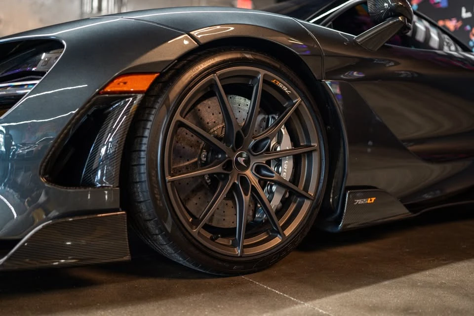 2021 McLaren 765LT - Image 17 of 20
