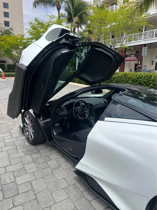 2021 McLaren 765LT - Image 11 of 13