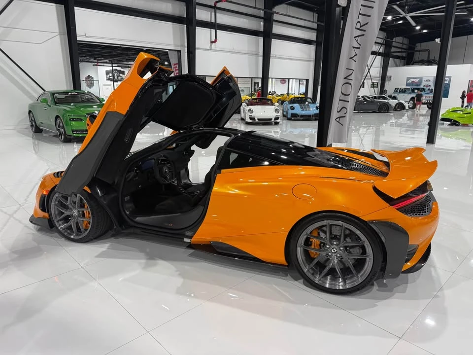 2021 McLaren 765LT - Image 11 of 13