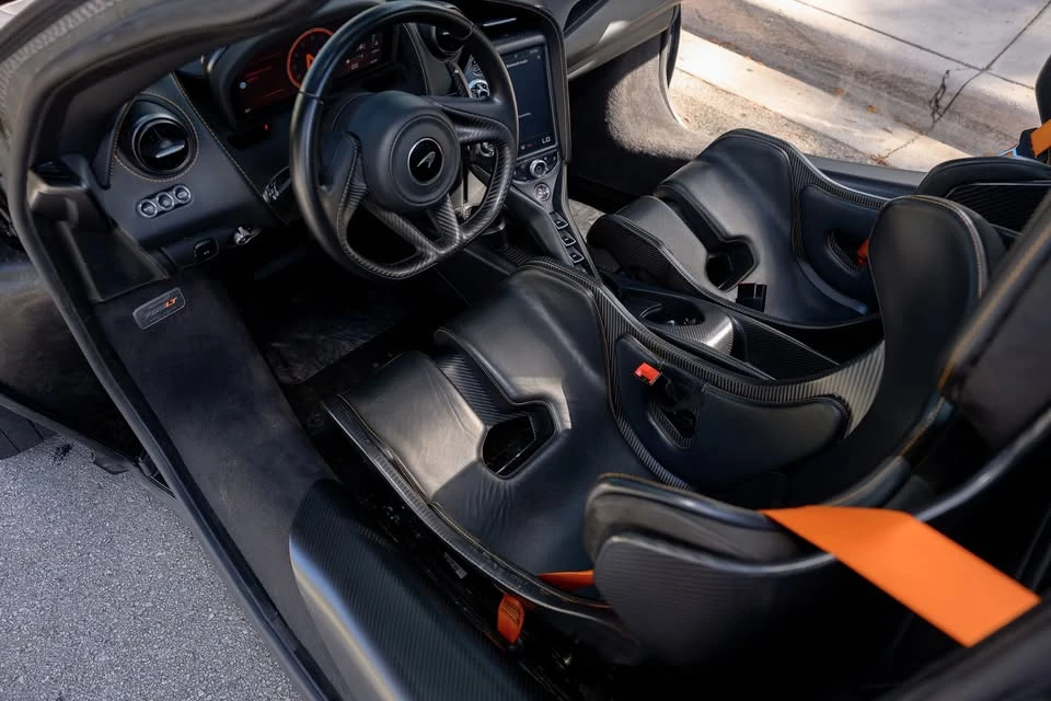 2021 McLaren 765LT - Image 17 of 19