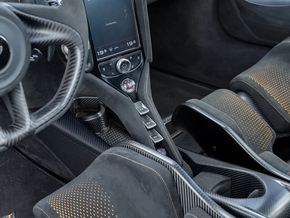 2021 McLaren 765LT - Image 11 of 20