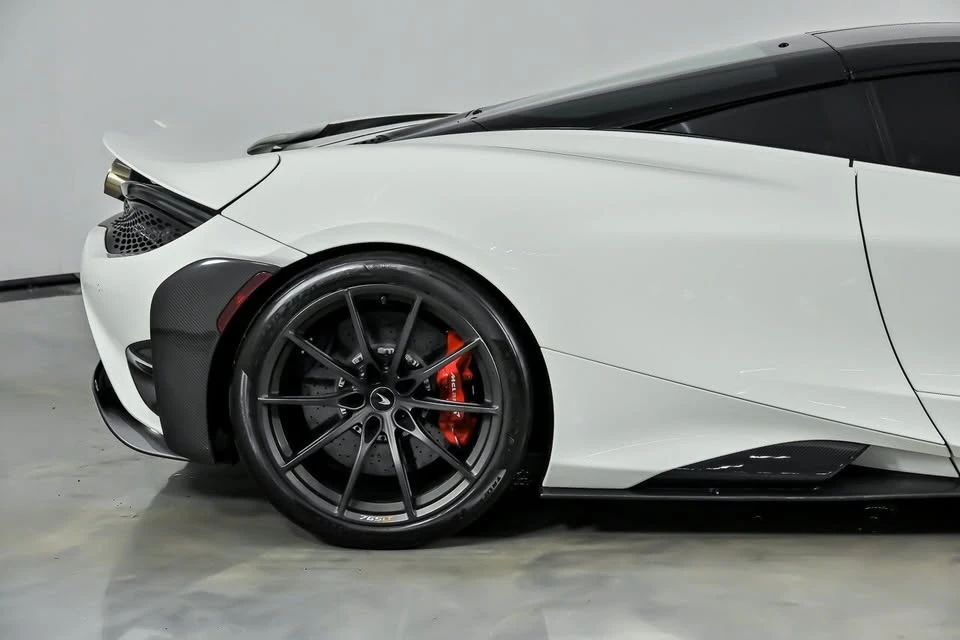 2021 McLaren 765LT - Image 17 of 20