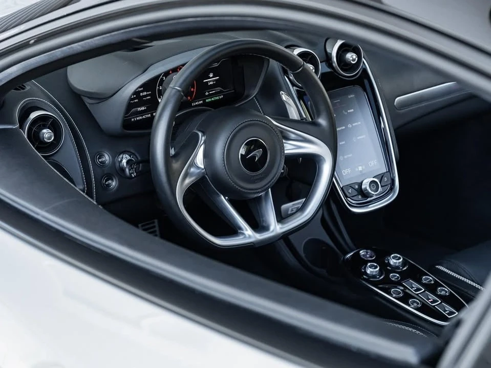 2021 McLaren GT - Image 10 of 17
