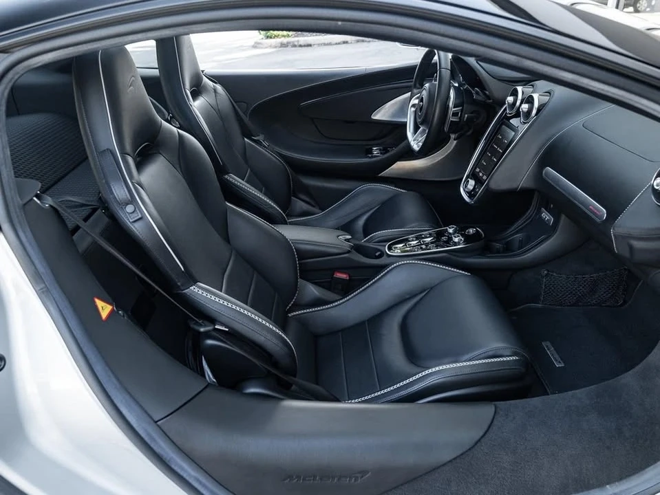 2021 McLaren GT - Image 8 of 17
