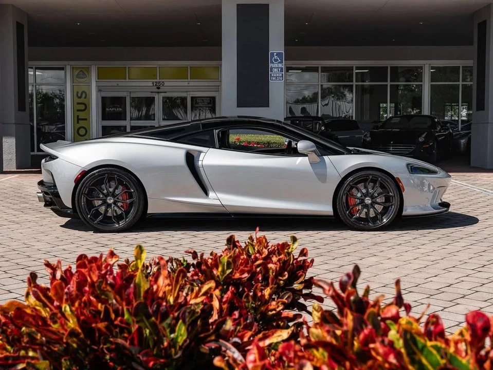 2021 McLaren GT - Image 5 of 17