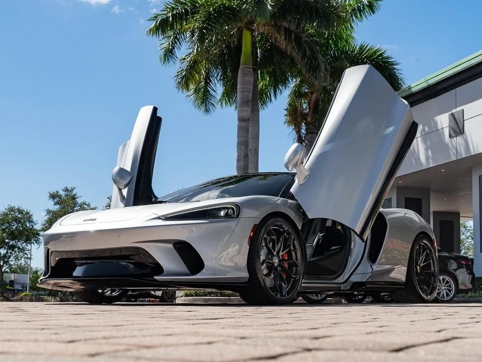 2021 McLaren GT - Image 12 of 17