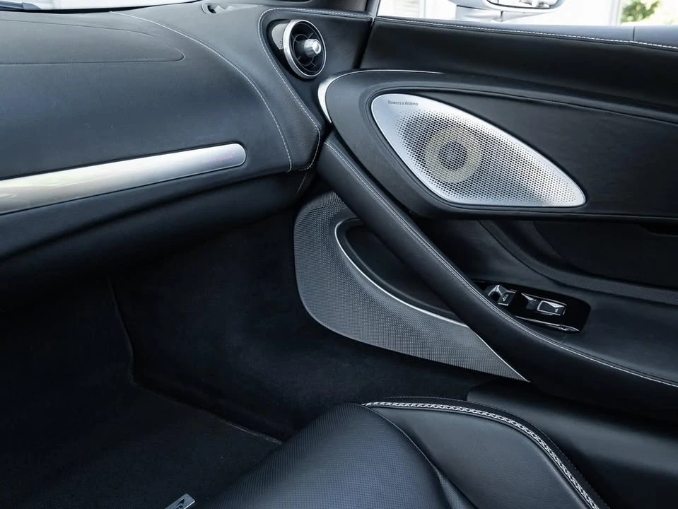 2021 McLaren GT - Image 15 of 17