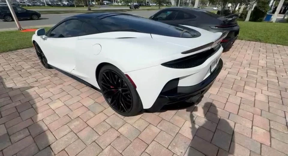 2021 McLaren GT - Image 2 of 3