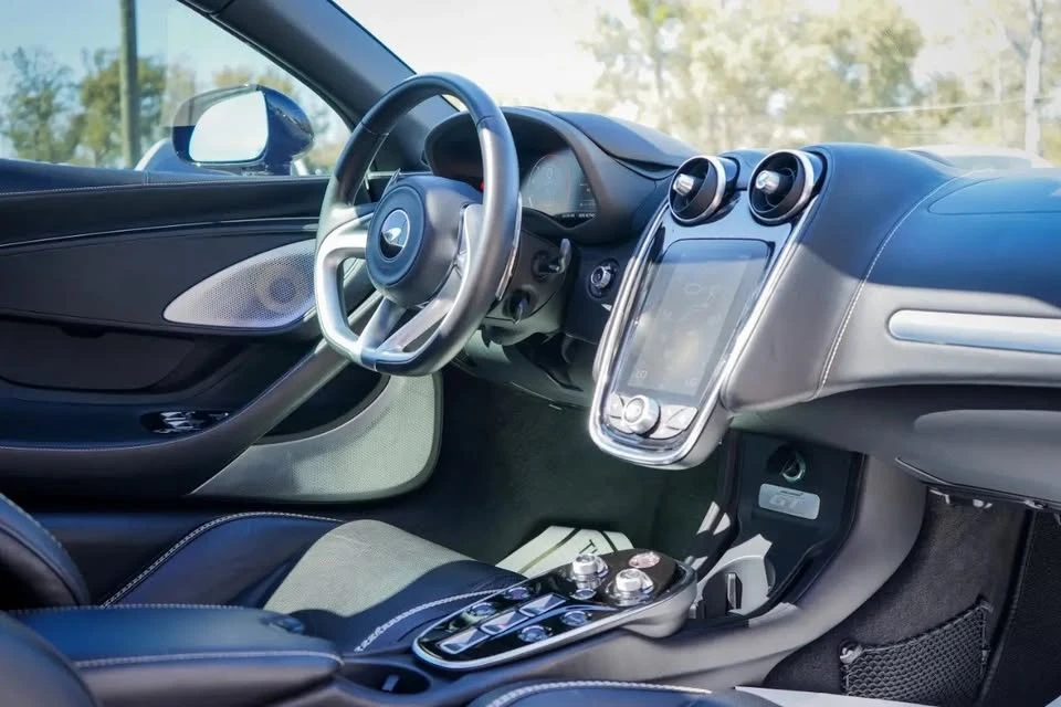 2021 McLaren GT - Image 9 of 16