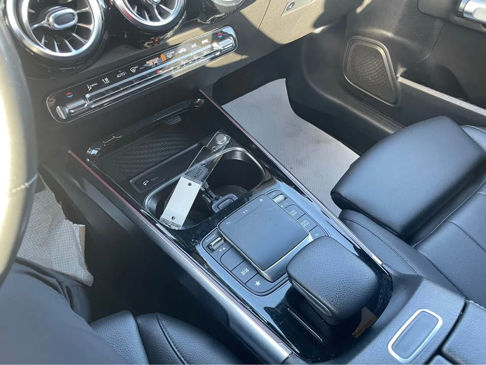 2021 Mercedes-Benz GLB - Image 11 of 12