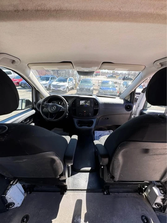 2021 Mercedes-Benz - Image 10 of 15