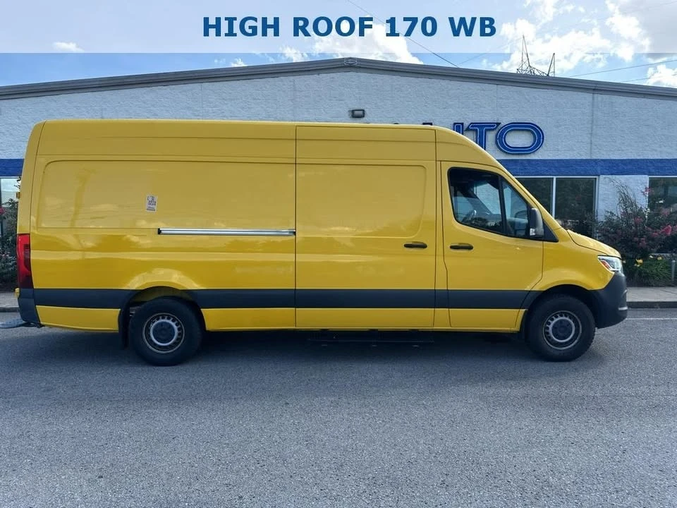 2021 Mercedes-Benz VS30 Sprinter - Image 2 of 20