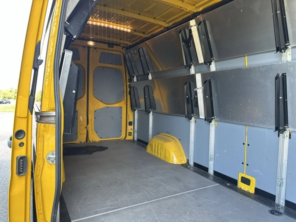 2021 Mercedes-Benz VS30 Sprinter - Image 12 of 20
