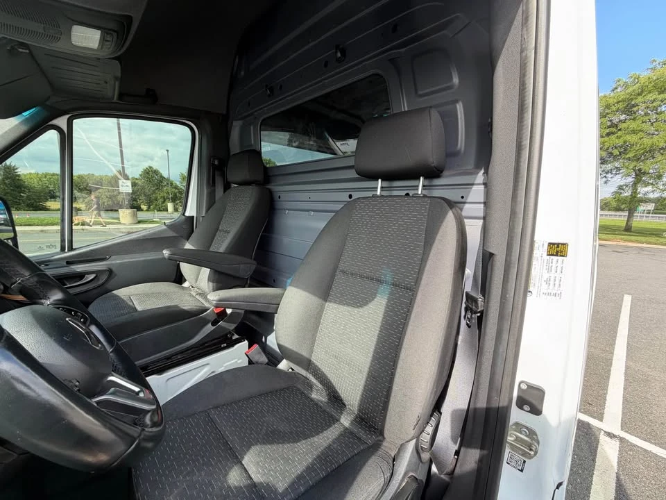 2021 Mercedes-Benz VS30 Sprinter - Image 8 of 12
