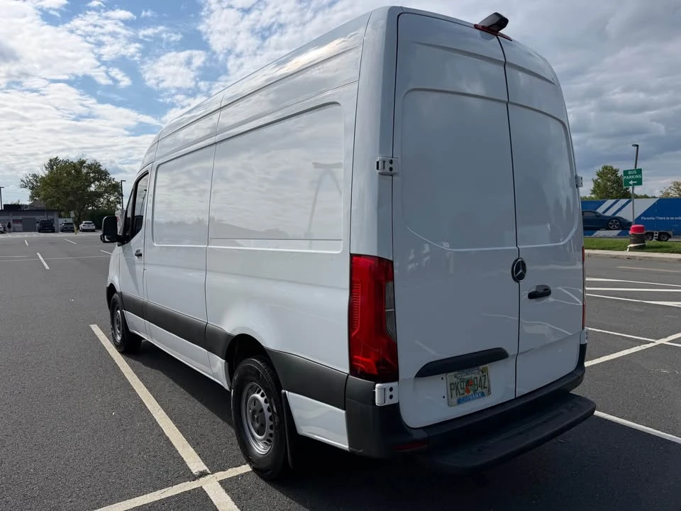 2021 Mercedes-Benz VS30 Sprinter - Image 2 of 12