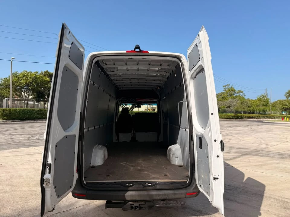 2021 Mercedes-Benz VS30 Sprinter - Image 8 of 9