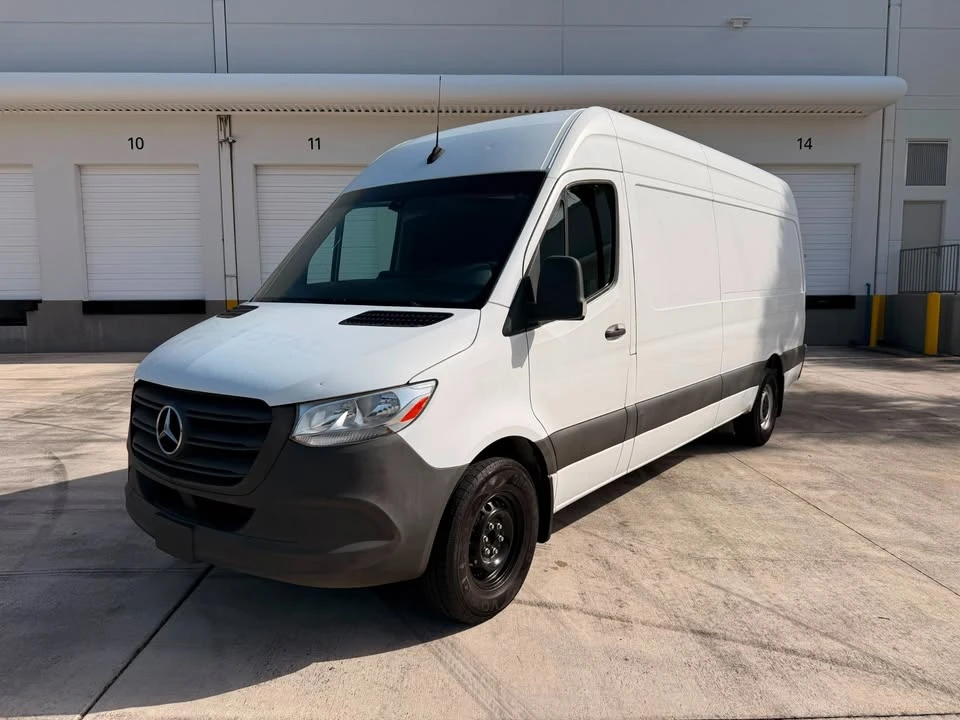 2021 Mercedes-Benz VS30 Sprinter - Image 2 of 9