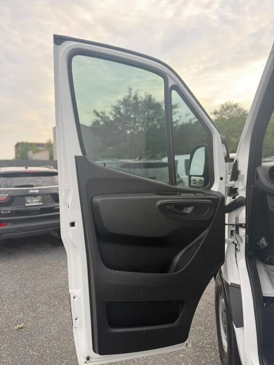 2021 Mercedes-Benz VS30 Sprinter - Image 8 of 19