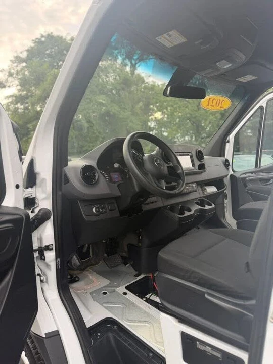 2021 Mercedes-Benz VS30 Sprinter - Image 9 of 19