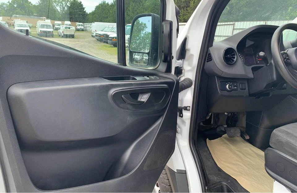 2021 Mercedes-Benz VS30 Sprinter - Image 10 of 20