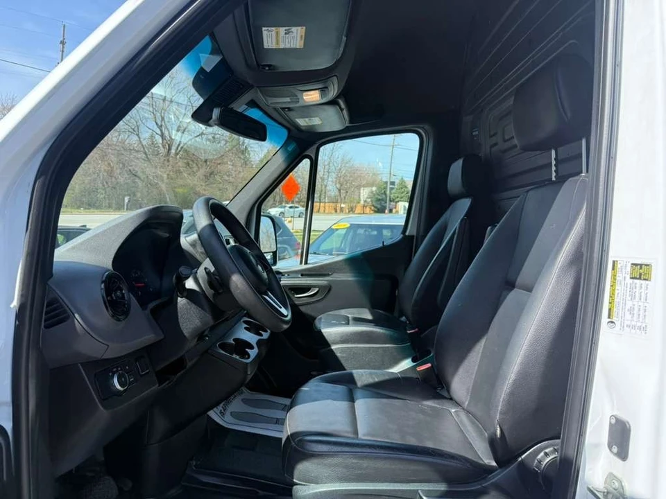 2021 Mercedes-Benz VS30 Sprinter - Image 17 of 21