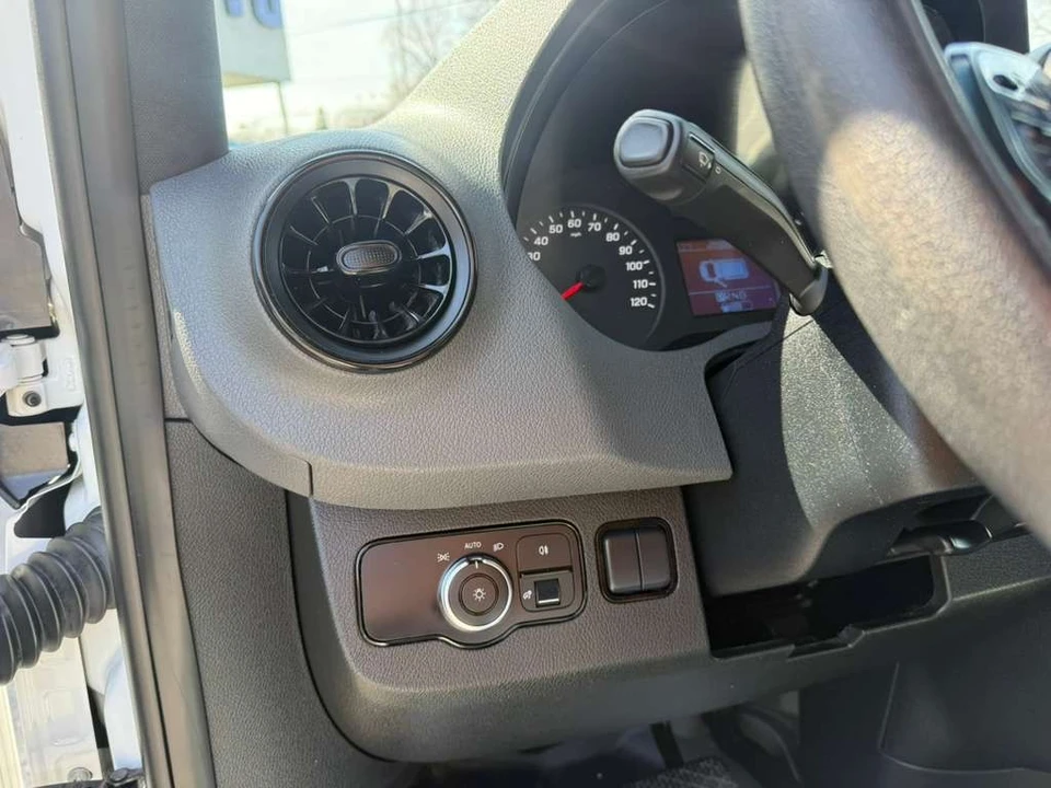 2021 Mercedes-Benz VS30 Sprinter - Image 15 of 21