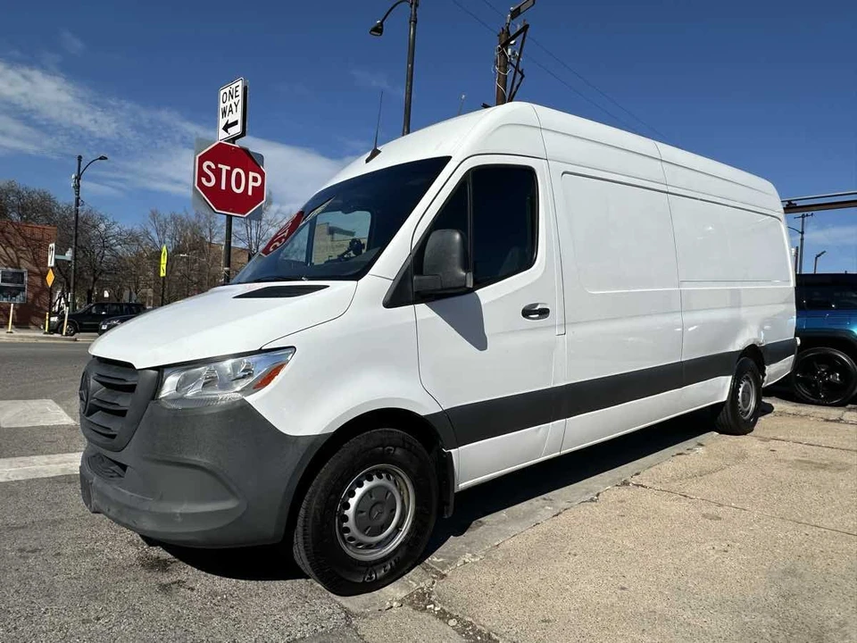 2021 Mercedes-Benz VS30 Sprinter - Image 2 of 21