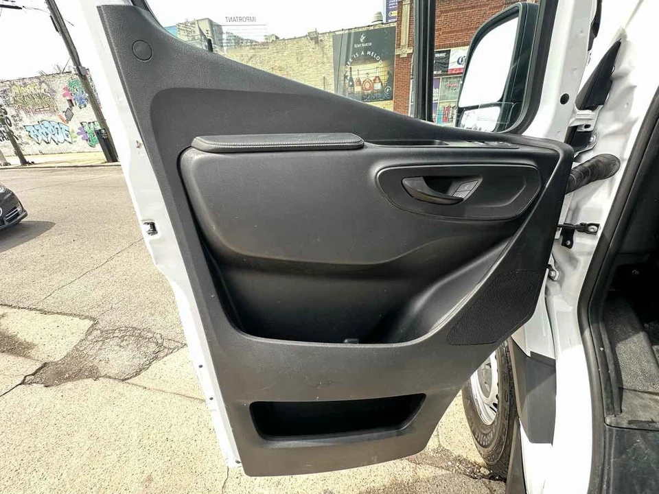 2021 Mercedes-Benz VS30 Sprinter - Image 18 of 21