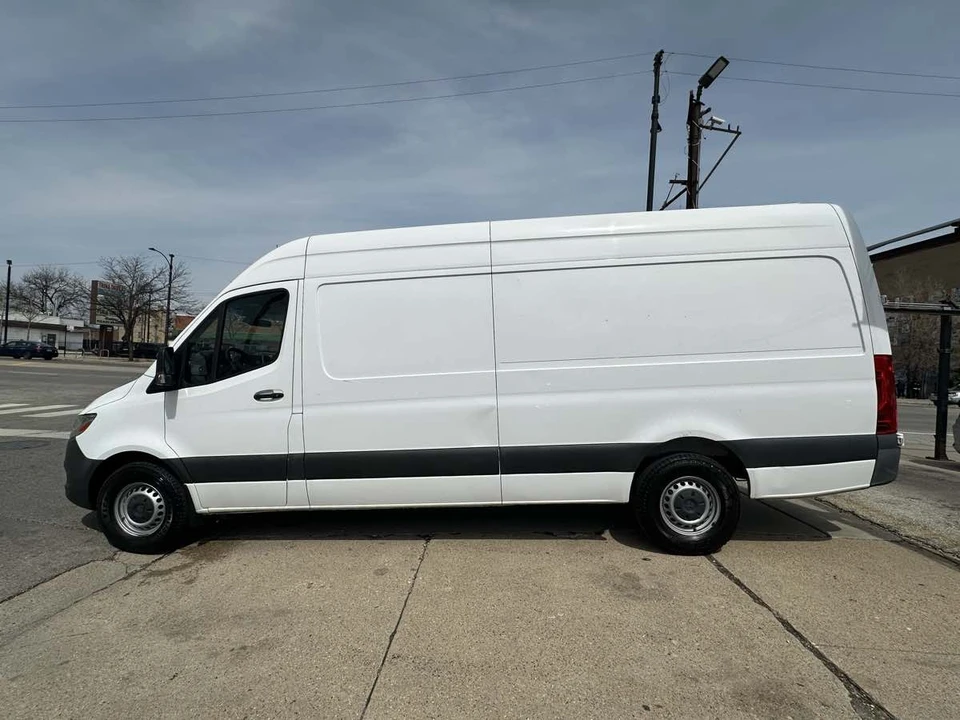 2021 Mercedes-Benz VS30 Sprinter - Image 4 of 21