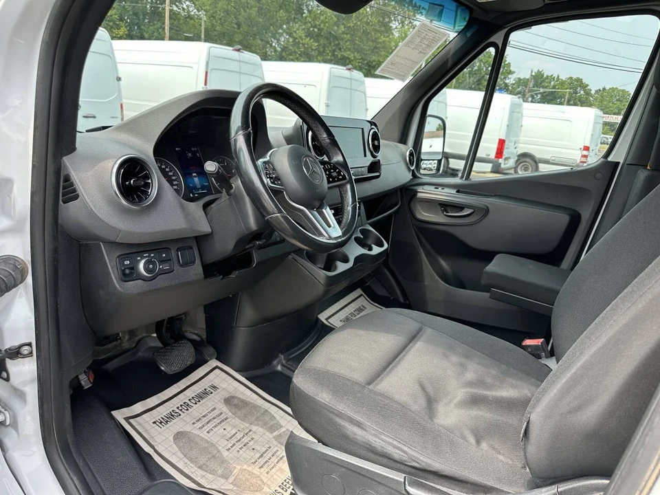 2021 Mercedes-Benz VS30 Sprinter - Image 9 of 21