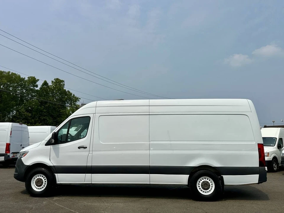 2021 Mercedes-Benz VS30 Sprinter - Image 2 of 21