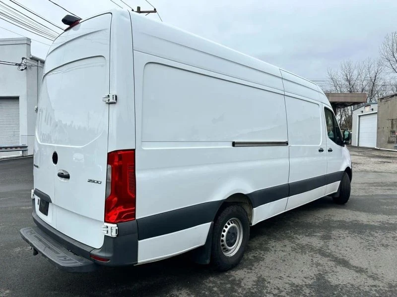 2021 Mercedes-Benz VS30 Sprinter - Image 8 of 12