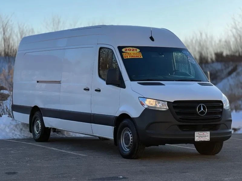 2021 Mercedes-Benz VS30 Sprinter - Image 2 of 12